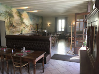 Atmosphère du Restaurant français Auberge du Cheval Blanc à Cluny - n°1