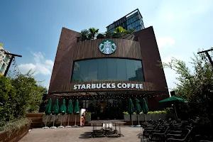 Starbucks New World image