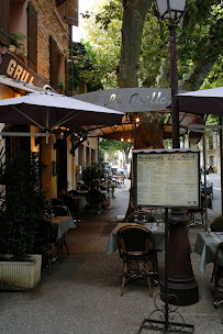 Atmosphère du Restaurant Le Grillon à Bédoin - n°2