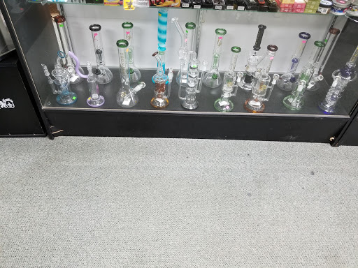 Tobacco Shop «Shorewood Tobacco & Cigar», reviews and photos, 720 Cottage St, Shorewood, IL 60404, USA