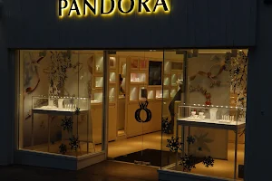 Pandora Torquay image