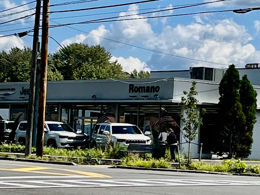 Car Dealer «Romano Chrysler Jeep», reviews and photos, 215 W Genesee St, Fayetteville, NY 13066, USA