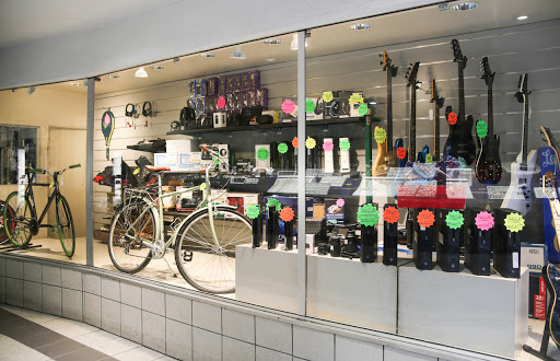 Pawn Shop «Best Collateral Sacramento Pawn Shop», reviews and photos, 908 J St, Sacramento, CA 95814, USA