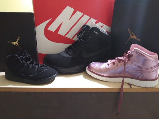 Clothing Store «Nike Factory Store», reviews and photos, 917 Lighthouse Pl, Michigan City, IN 46360, USA