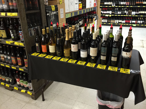 Grocery Store «Grocery Outlet Bargain Market», reviews and photos, 52115 SW Chinook Plaza, Scappoose, OR 97056, USA