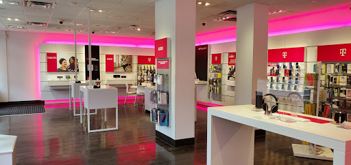 Cell Phone Store «T-Mobile», reviews and photos, 1205 Hancock St, Quincy, MA 02169, USA