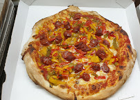 Pepperoni du Pizzas à emporter La Dernière Minute à Saint-Bonnet-de-Mure - n°4