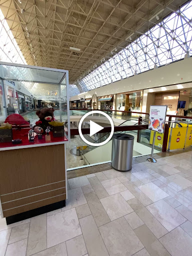 Shopping Mall «The Shops at Chestnut Hill», reviews and photos, 199 Boylston St, Chestnut Hill, MA 02467, USA