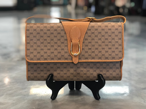 Consignment Shop «SecondHand Savvys», reviews and photos, 210 S Kings Ave, Brandon, FL 33511, USA