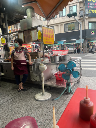 大腸包小腸，黑輪米血 的照片