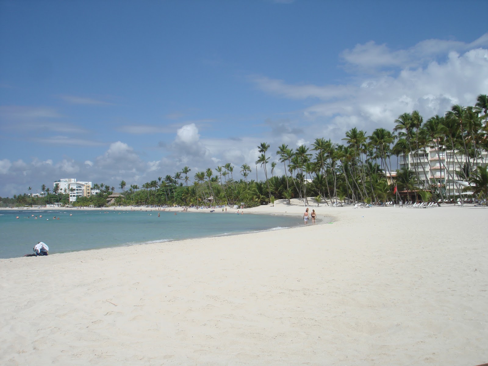 Photo of Hemingway beach with turquoise water surface