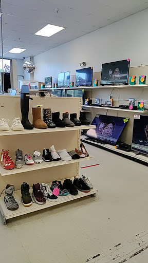 Pawn Shop «Fire Proof PAWN & Jewelry», reviews and photos, 3340 S Orange Blossom Trail, Kissimmee, FL 34746, USA