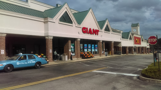 Giant Food Stores, 4855 West Chester Pike, Newtown Square, PA 19073, USA, 