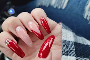 Hollywood Nails image