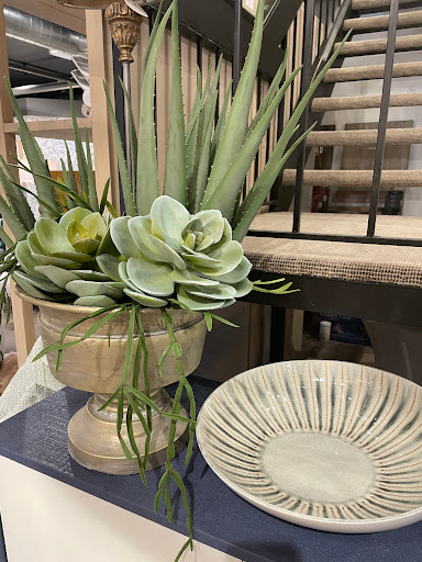 Interior Designer «Island Paint & Decorating Center», reviews and photos, 860 N Courtenay Pkwy, Merritt Island, FL 32953, USA