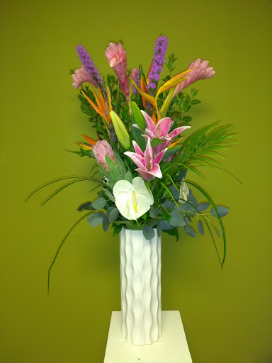 Florist «Plump Chicago Flower Shop», reviews and photos, 411 E Oakwood Blvd, Chicago, IL 60653, USA