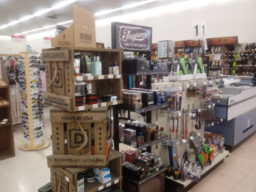 Animal Feed Store «FELDMANS Farm & Home», reviews and photos, 1332 W Kansas St, Liberty, MO 64068, USA