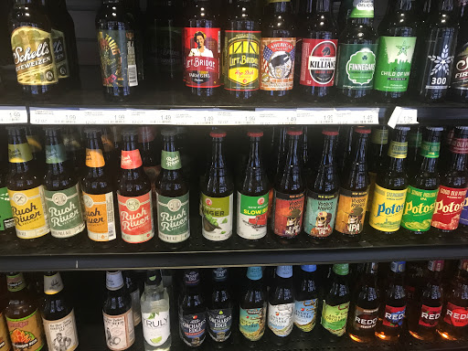 Liquor Store «Hudson Liquor», reviews and photos, 131 Carmichael Rd #102, Hudson, WI 54016, USA