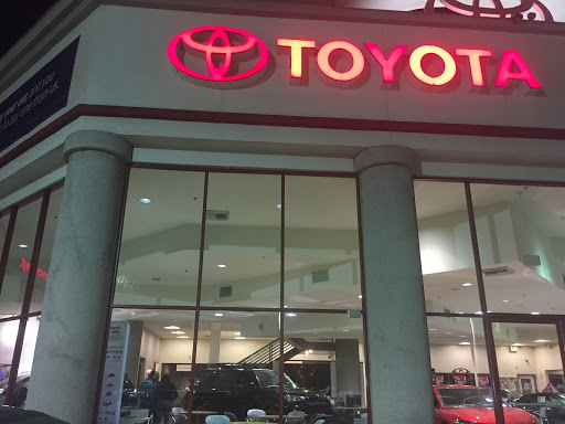 Toyota Dealer «AutoNation Toyota Buena Park», reviews and photos, 6400 Beach Blvd, Buena Park, CA 90621, USA