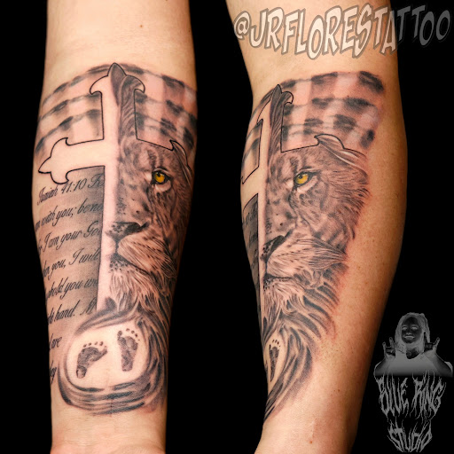Explore hibiscus tattoo ideas, creative tattoo ideas in Caldwell, available at Blue Ring Studio Tattoo & Piercing