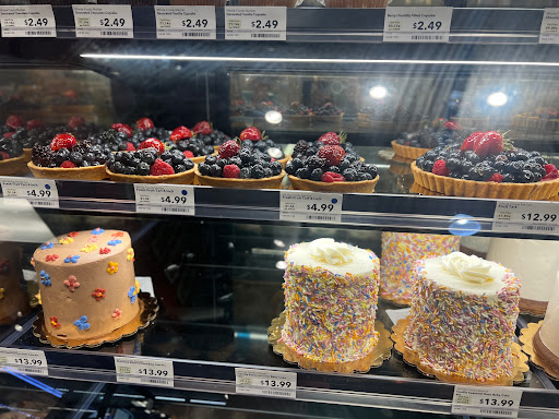 Grocery Store «Whole Foods Market», reviews and photos, 801 E Lamar Blvd, Arlington, TX 76011, USA