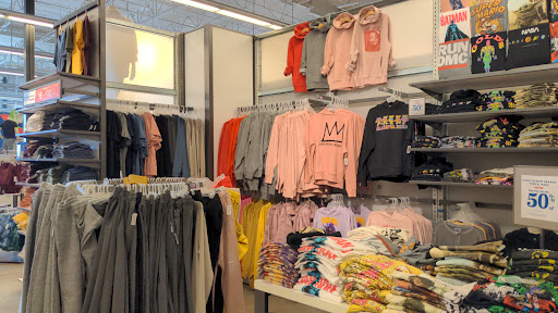 Clothing Store «Old Navy», reviews and photos, 90 Pleasant Valley St, Methuen, MA 01844, USA