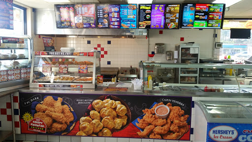 Uncle Willies Deli and Krispy Krunchy Fried Chicken, 5485 S Dupont Hwy, Dover, DE 19901, USA, 