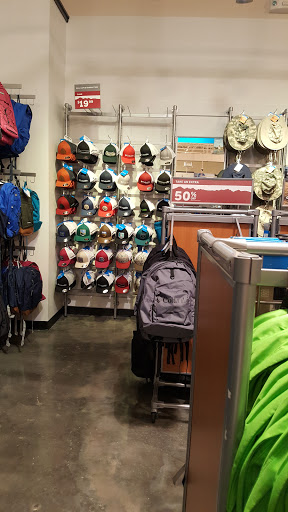 Sportswear Store «Columbia Sportswear Outlet Store», reviews and photos, 18539 Outlet Blvd #606, Chesterfield, MO 63005, USA