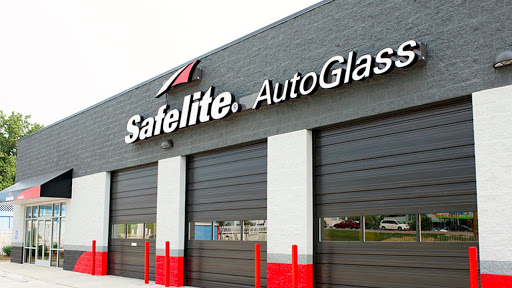 Auto glass repair service Dayton