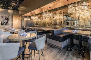 Moxies Dallas Uptown Restaurant image