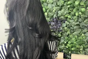 Lulu’s Hair and Beauty image