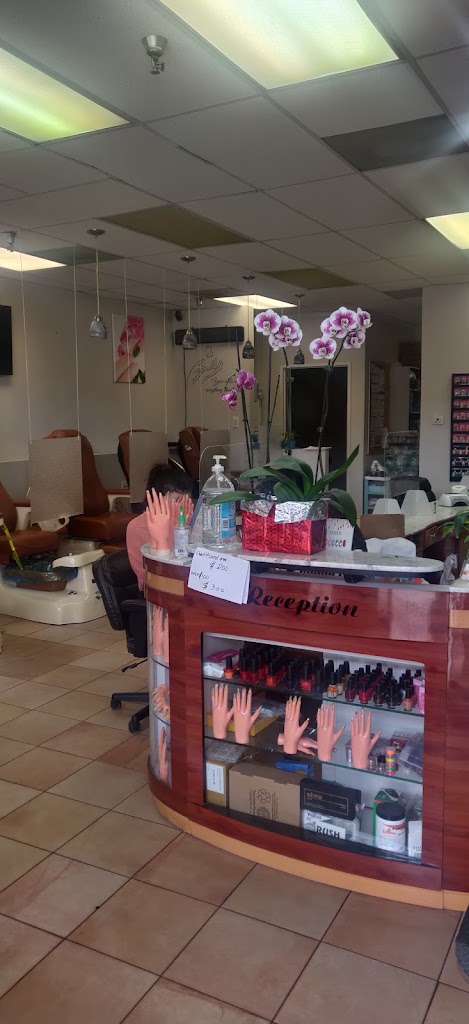 Classy Nails 90640