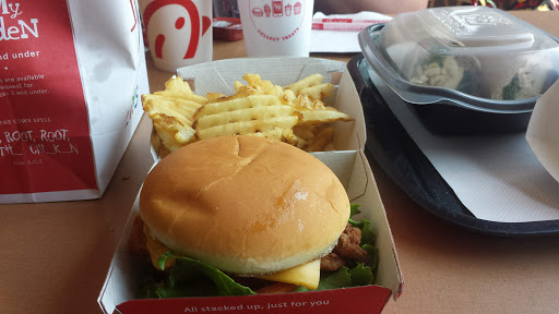 Fast Food Restaurant «Chick-fil-A», reviews and photos, 1094 International Pkwy, Fredericksburg, VA 22406, USA