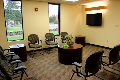 Auto Body Shop «Herb Chambers Collision Center of Braintree», reviews and photos, 75 Lundquist Dr, Braintree, MA 02184, USA