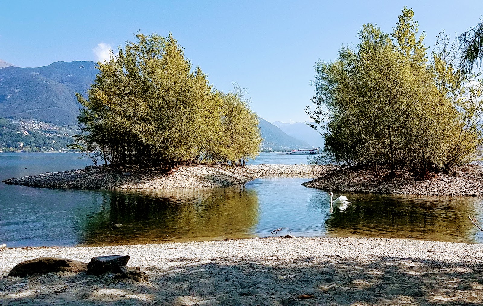 Photo of Lido Locarno with turquoise pure water surface