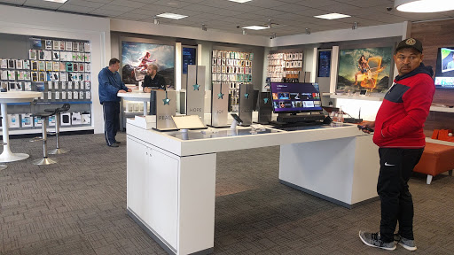 Cell Phone Store «AT&T», reviews and photos, 325 Jesse Jewell Pkwy, Gainesville, GA 30501, USA