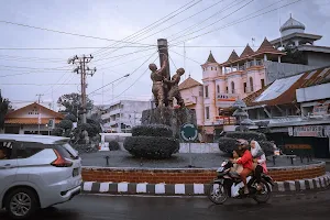 Tugu Pembangunan image