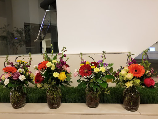 Florist «Event Connoisseur Flowers & Gifts», reviews and photos, 39 New London Turnpike #116, Glastonbury, CT 06033, USA