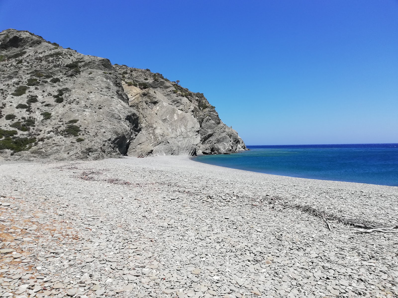 Foto de Agnotia beach localizado em área natural
