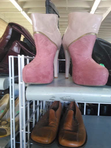 Non-Profit Organization «Goodwill - Canoga Park», reviews and photos, 7107 Owensmouth Ave, Canoga Park, CA 91303, USA