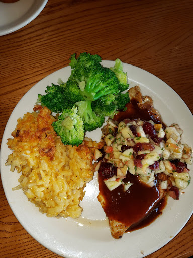 American Restaurant «Cracker Barrel Old Country Store», reviews and photos, 11701 University Ave, Clive, IA 50325, USA