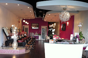Pink & White Beauty Lounge