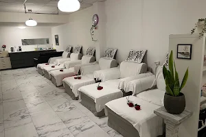 Asian Beauty Massage Center image