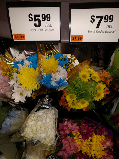 Grocery Store «Stop & Shop», reviews and photos, 100 Worcester St, North Grafton, MA 01536, USA