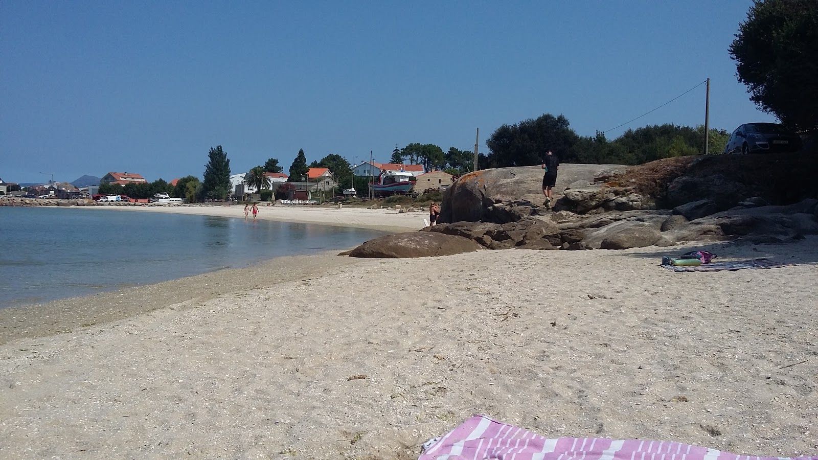 Foto av Lavaxeira beach med vit sand yta