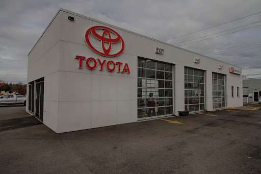 Toyota Dealer «Lithia Toyota of Springfield», reviews and photos, 163 S 9th St, Springfield, OR 97477, USA
