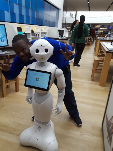 Computer Store «Microsoft Store - Roosevelt Field», reviews and photos, 630 Old Country Rd, Garden City, NY 11530, USA