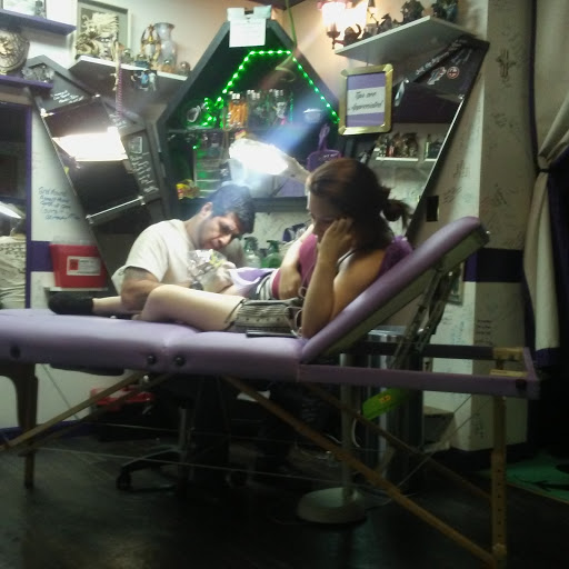 Tattoo Shop «Paparazzi Tattoos & Bod», reviews and photos, 408 S 11th St, Niles, MI 49120, USA