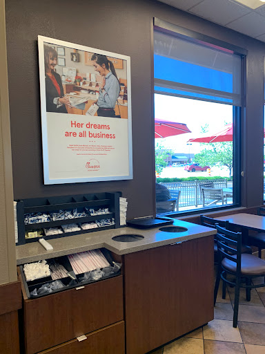 Fast Food Restaurant «Chick-fil-A», reviews and photos, 1320 Veterans Pkwy, Clarksville, IN 47129, USA