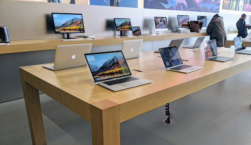 Computer Store «Apple Nanuet», reviews and photos, 8115 Fashion Dr, Nanuet, NY 10954, USA